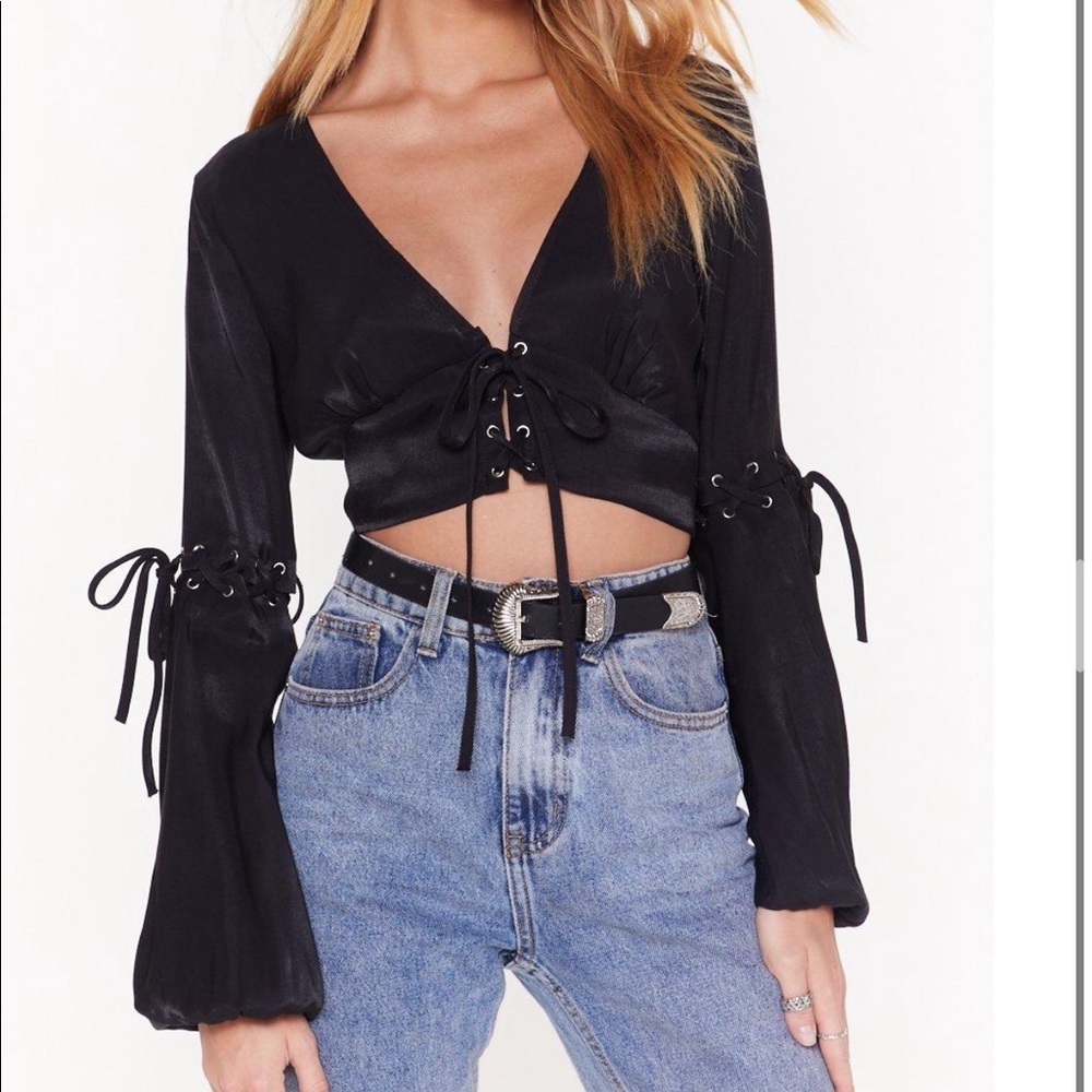 Women’s black tie up crop top